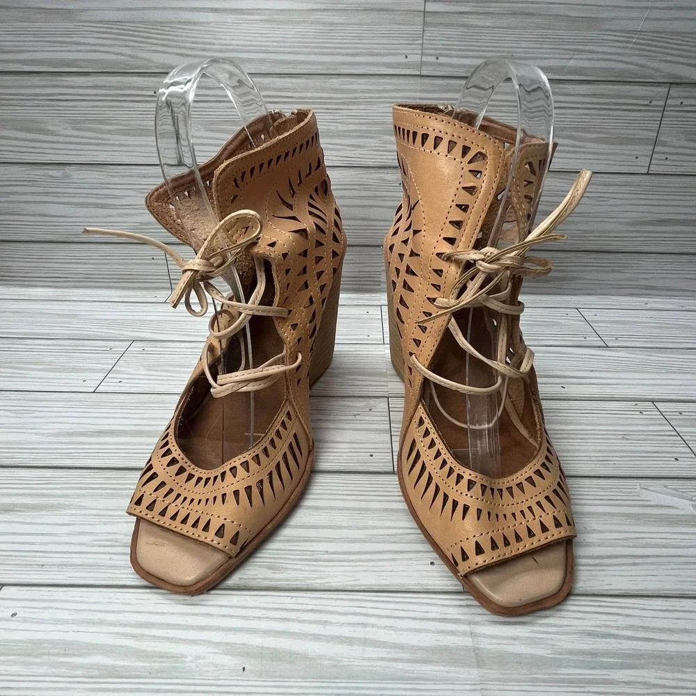 Jeffrey‎ Campbell Rodillo Cutout Leather Wedge Peep Toe Sandals Tan Womens 8